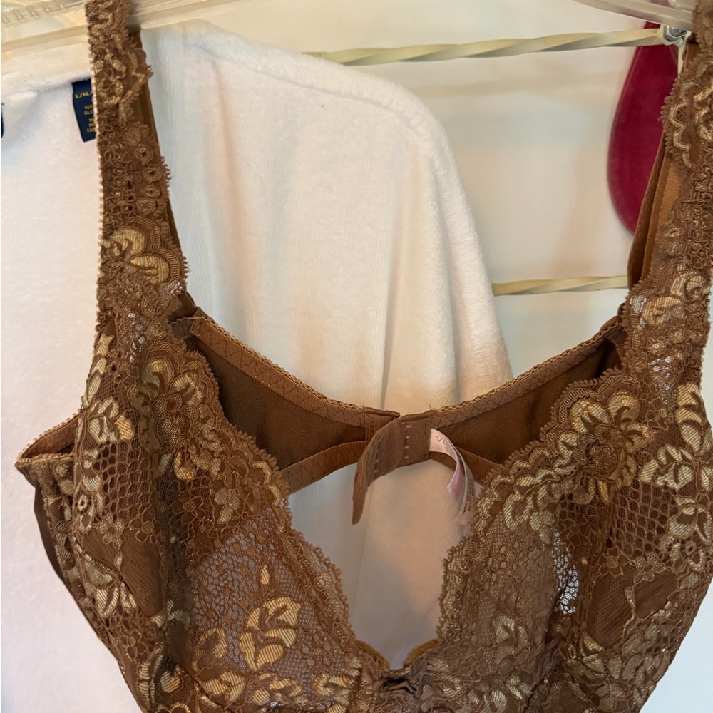 Victoria's Secret Brown Lace Underwire Bra